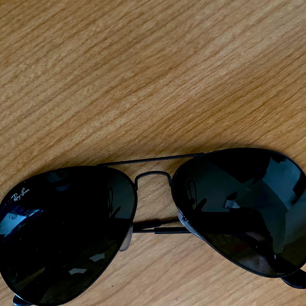 Black Ray Ban Aviators